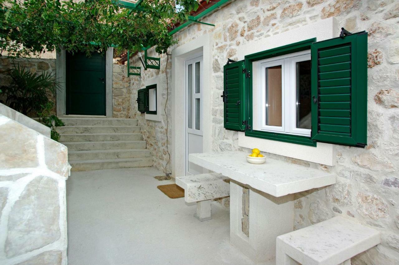 Apartment Menego A2 Bol-Center, Croatia Exterior photo
